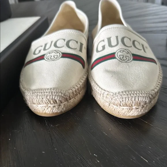 Gucci Women's Beige Espadrilles with Logo - Picture 8 of 12